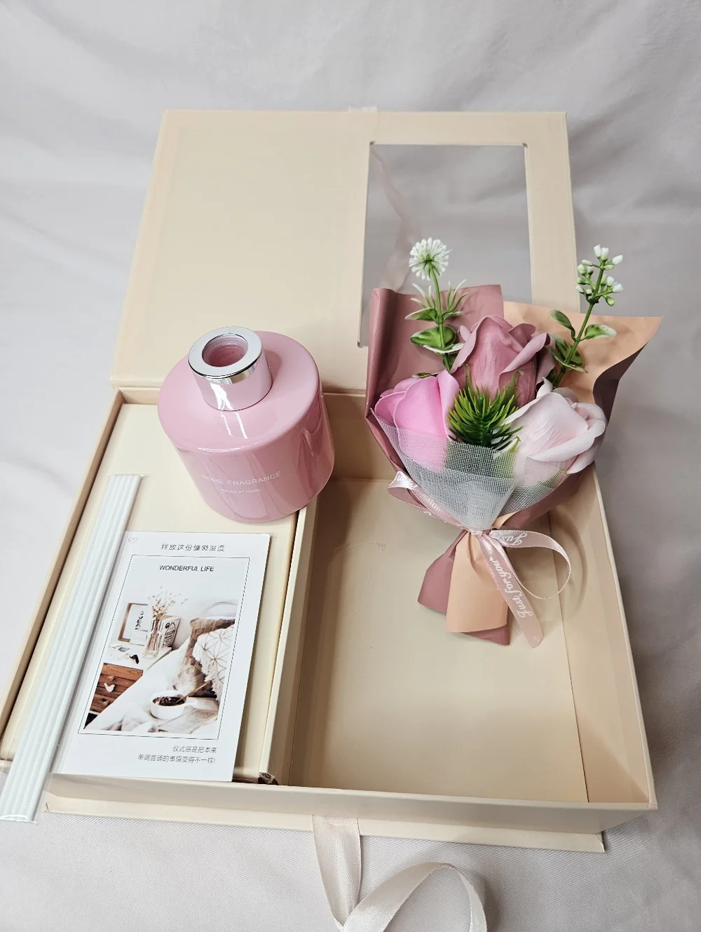 Luxury Gift Box with Reed Diffuser & Soap Flower Bouquet – Charming And Elegant